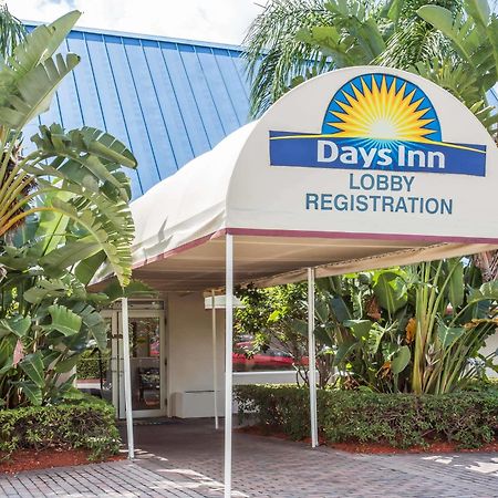 Days Inn By Wyndham West Palm Beach Exterior foto