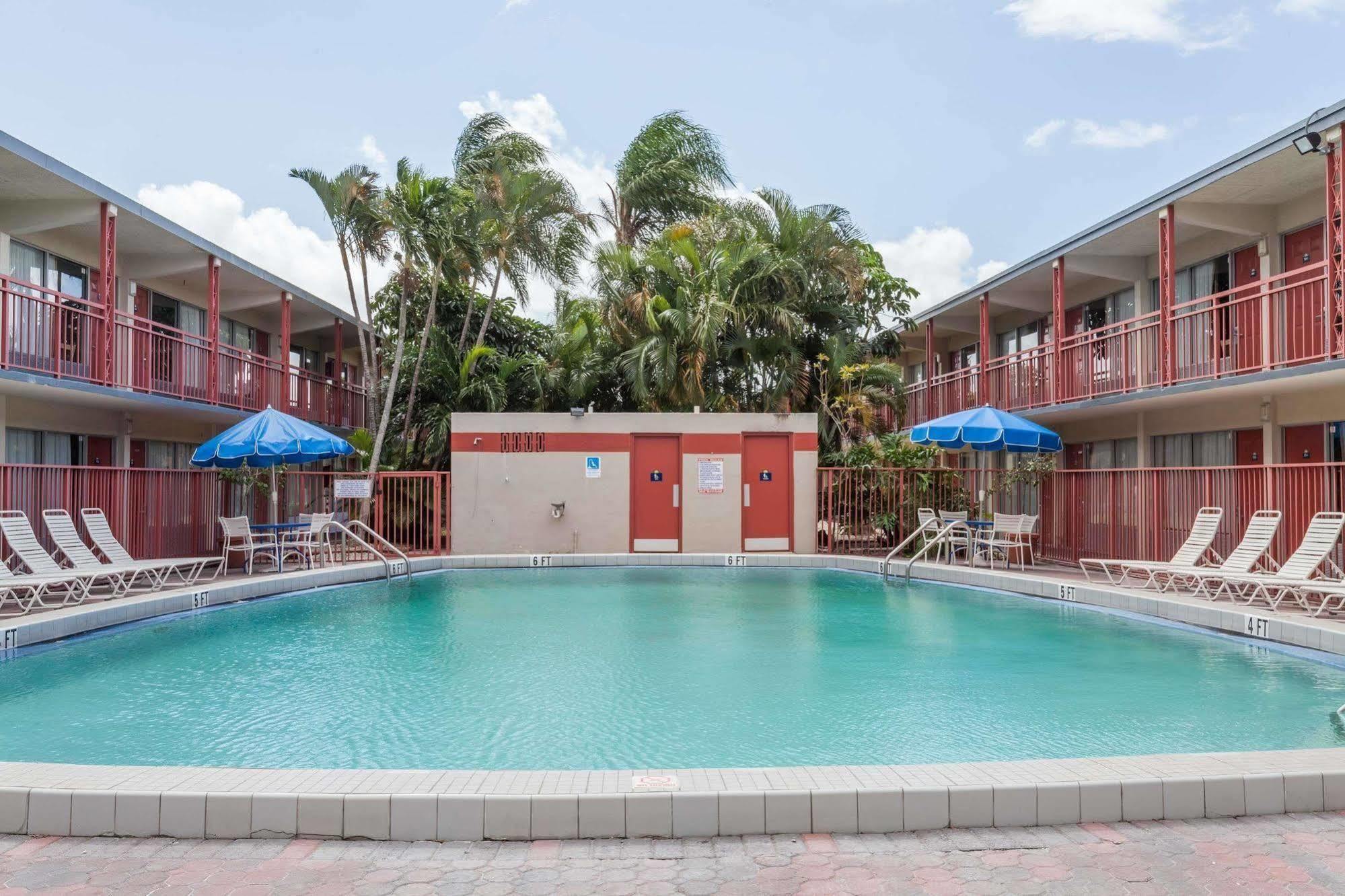 Days Inn By Wyndham West Palm Beach Exterior foto